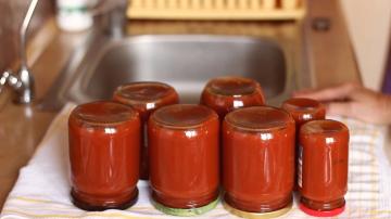 Domowej roboty sos pomidorowy na zimę 🍅 zbioru ketchupu