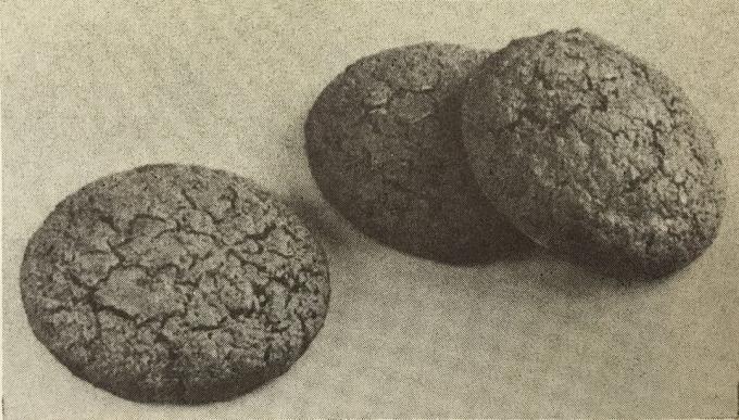  Pasta „migdał”. Zdjęcie z książki „produkcja ciast i ciastek,” 1976