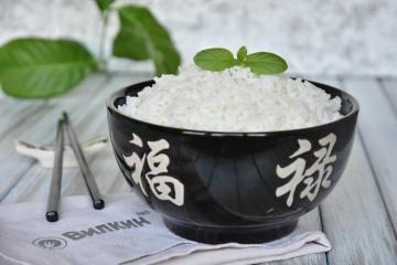 Nauczyłem się gotować kruchy ryż w powolnej kuchence (okazało się to łatwe)