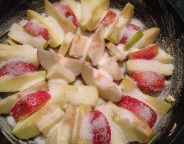 Przed pieczeniem jabłek.