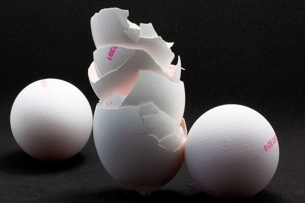 Za pomocą skorupek jaj można nadrobić brak wapnia w organizmie (fot. Pixabay.com)