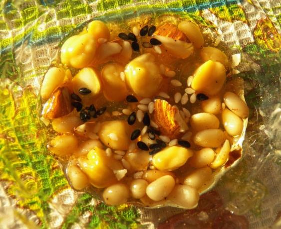Mieszaninę sezamowy cedr-migdałowego Nutovo
