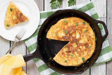 Tortilla: hiszpański omlet z ziemniakami